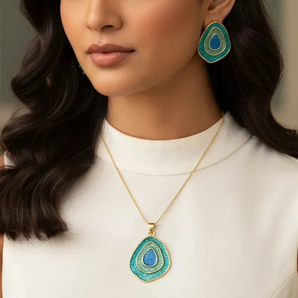 Blue_Party_Pebble_Pendant_With_Earring_set__For_Women