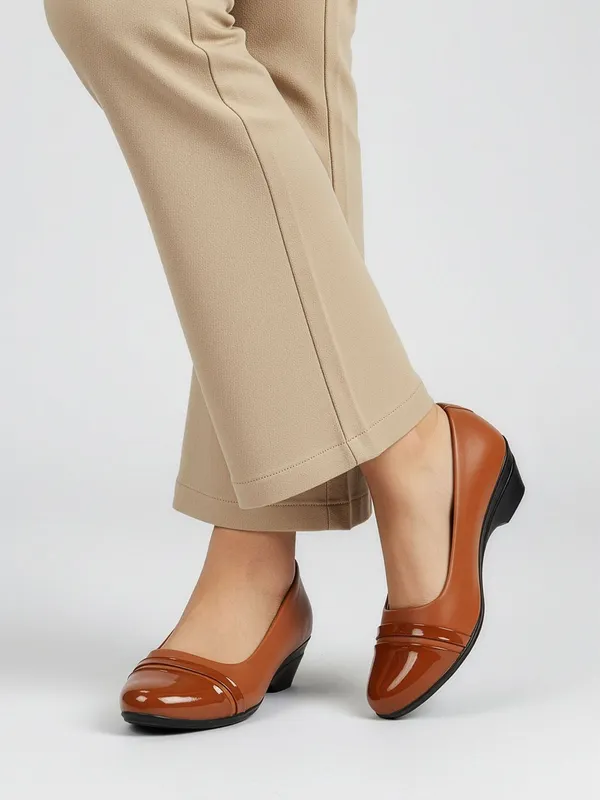 Tan_Patent_Leather_Casual_Wedges_Bellies_For_Women