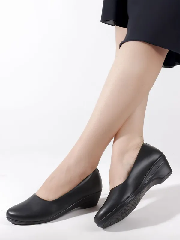 Black_Synthetic_Leather_Casual_Slip_On_Bellies_For_Women