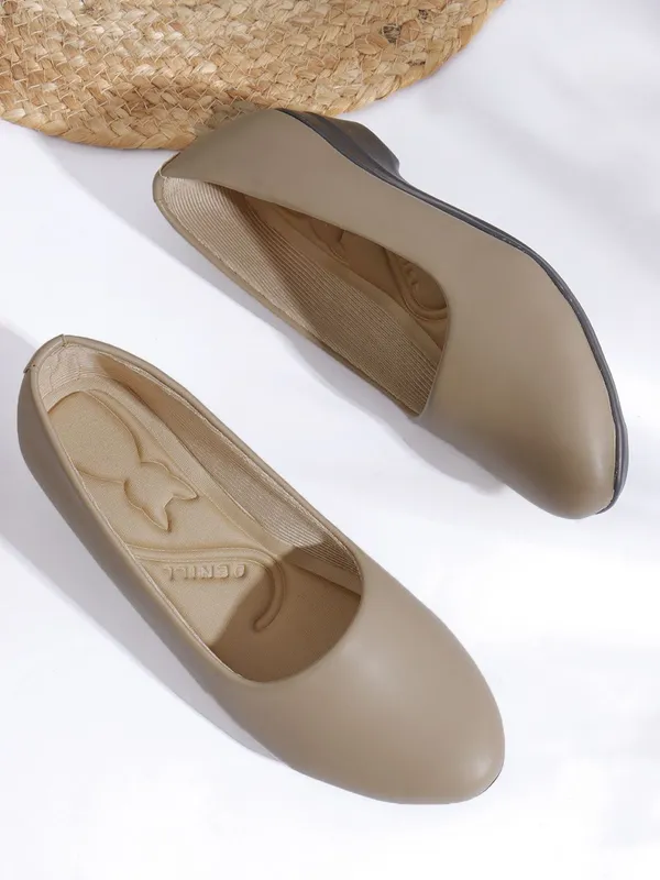 Beige_Synthetic_Leather_Bellies_For_Women