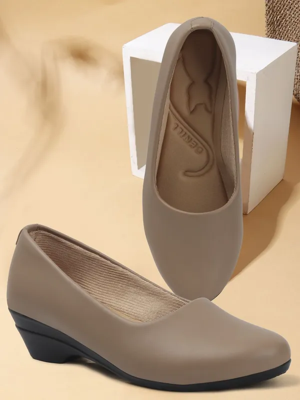 Beige_Synthetic_Leather_Bellies_For_Women