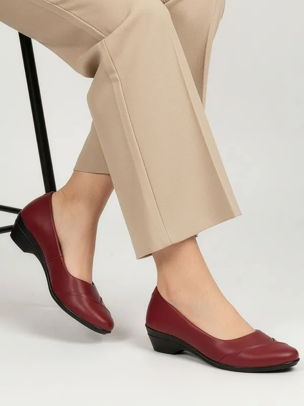 Maroon_Synthetic_Leather_Casual_Slip_On_Bellies_For_Women