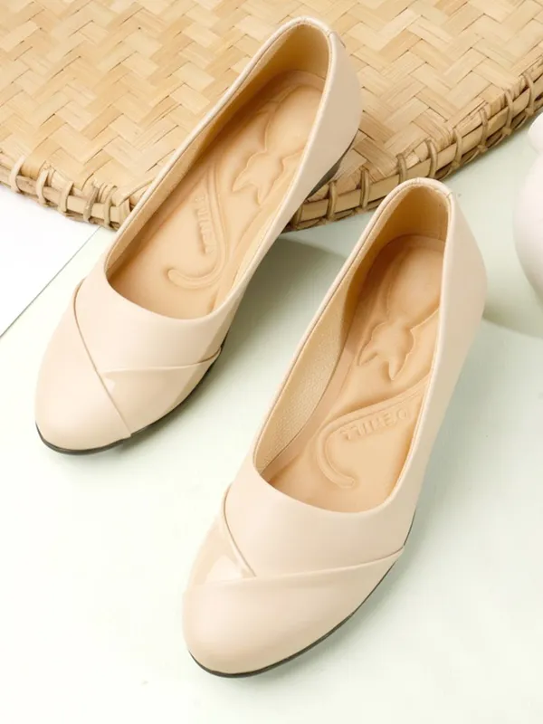 Cream_Synthetic_Leather_Casual_Slip_On_Bellies_For_Women