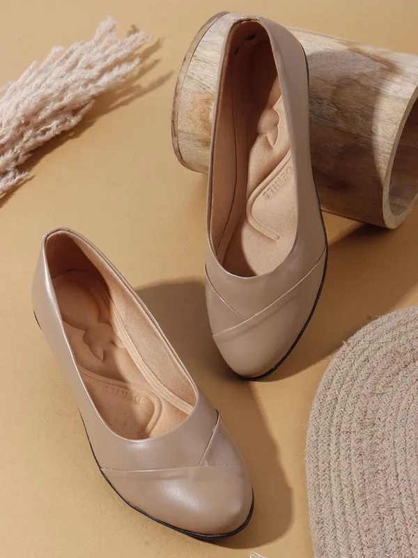 Beige_Synthetic_Leather_Bellies_For_Women