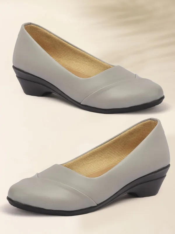 Grey_Synthetic_Leather_Casual_Slip_On_Bellies_For_Women
