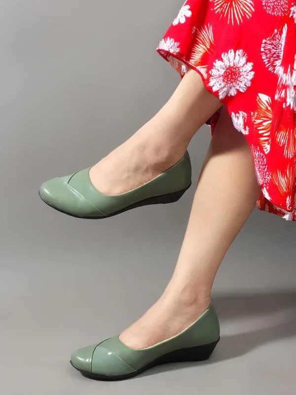 Olive_Synthetic_Leather_Casual_Slip_On_Bellies_For_Women