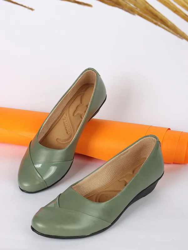 Olive_Synthetic_Leather_Casual_Slip_On_Bellies_For_Women