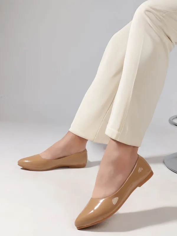 Beige_Synthetic_Leather_Casual_Slip_On_Bellies_For_Women