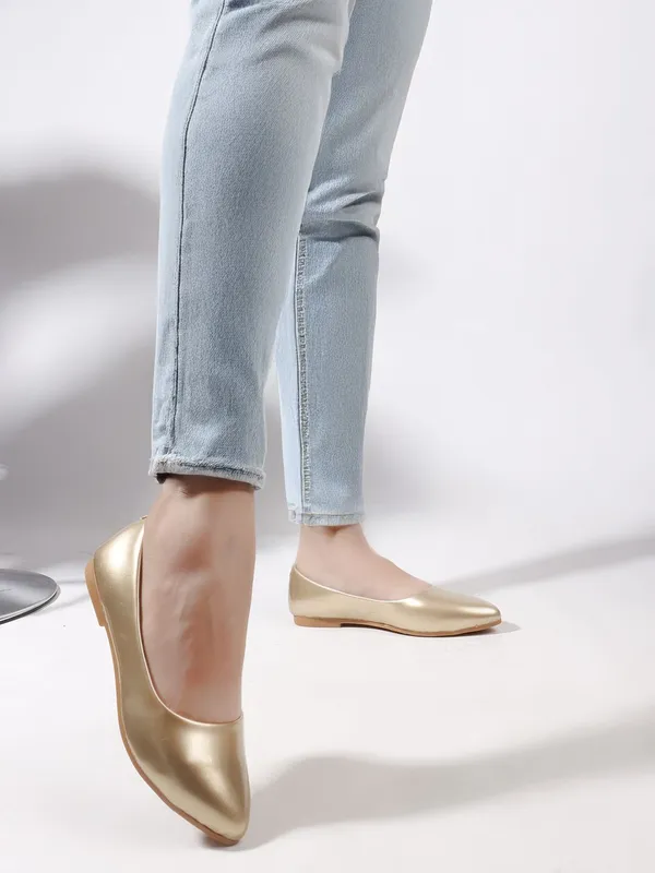 Gold_Synthetic_Leather_Bellies_For_Women