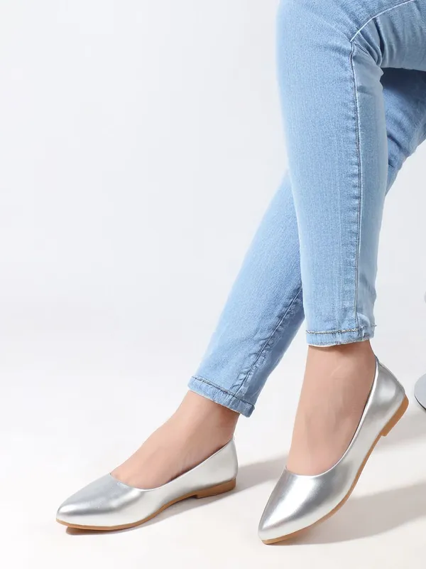 Silver_Synthetic_Leather_Casual_Slip_On_Bellies_For_Women