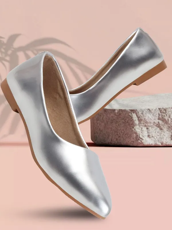 Silver_Synthetic_Leather_Casual_Slip_On_Bellies_For_Women