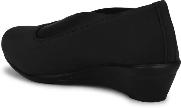 Black_Synthetic_Wedges_For_Women