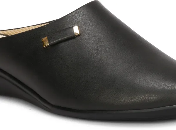 Black_Synthetic_Wedges_For_Women