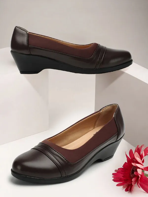 Brown_Synthetic_Casual_Slip_On_Bellies_For_Women