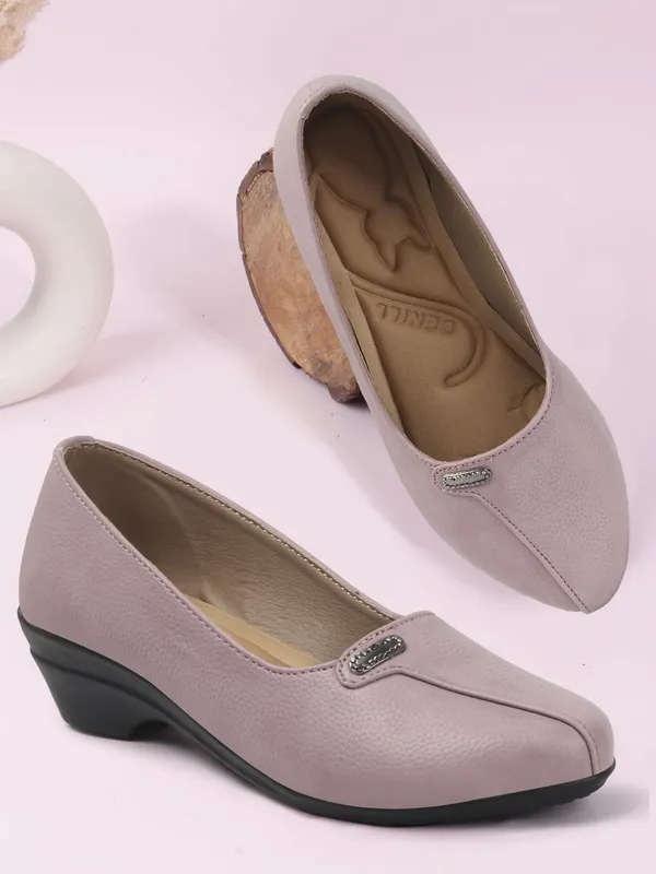 Pink_Synthetic_Leather_Bellies_For_Women