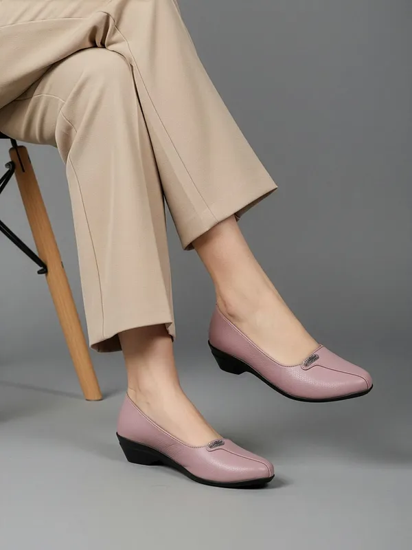Peach_Synthetic_Leather_Casual_Slip_On_Bellies_For_Women