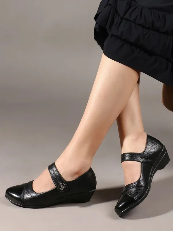 Black_Synthetic_Leather_Casual_Slip_On_Bellies_For_Women