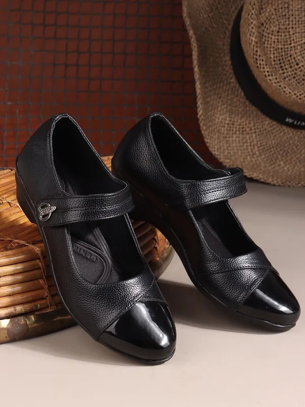 Black_Synthetic_Leather_Casual_Slip_On_Bellies_For_Women