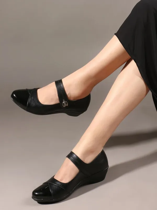 Black_Synthetic_Leather_Casual_Slip_On_Bellies_For_Women