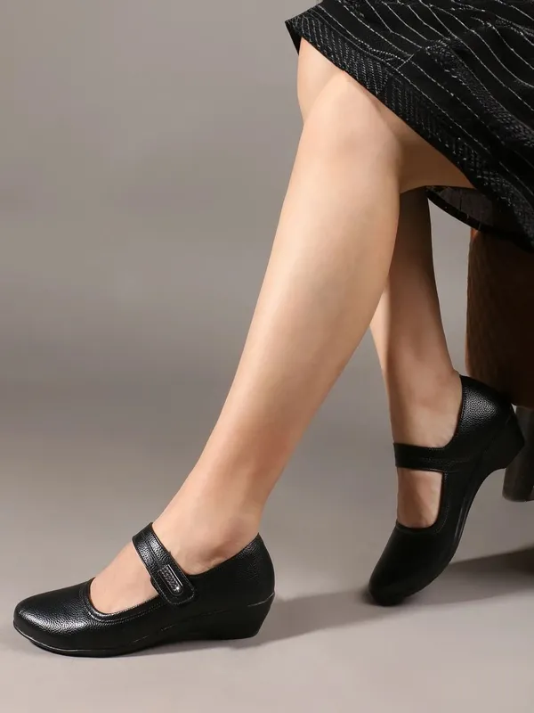 Black_Synthetic_Leather_Casual_Slip_On_Bellies_For_Women