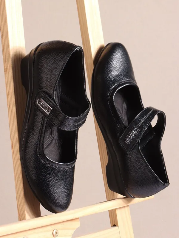 Black_Synthetic_Leather_Casual_Slip_On_Bellies_For_Women