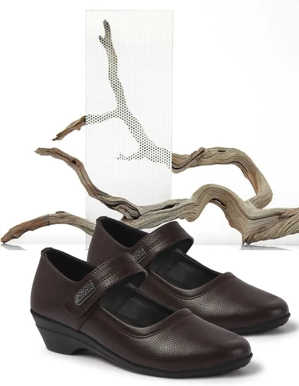 Brown_Synthetic_Leather_Casual_Slip_On_Bellies_For_Women