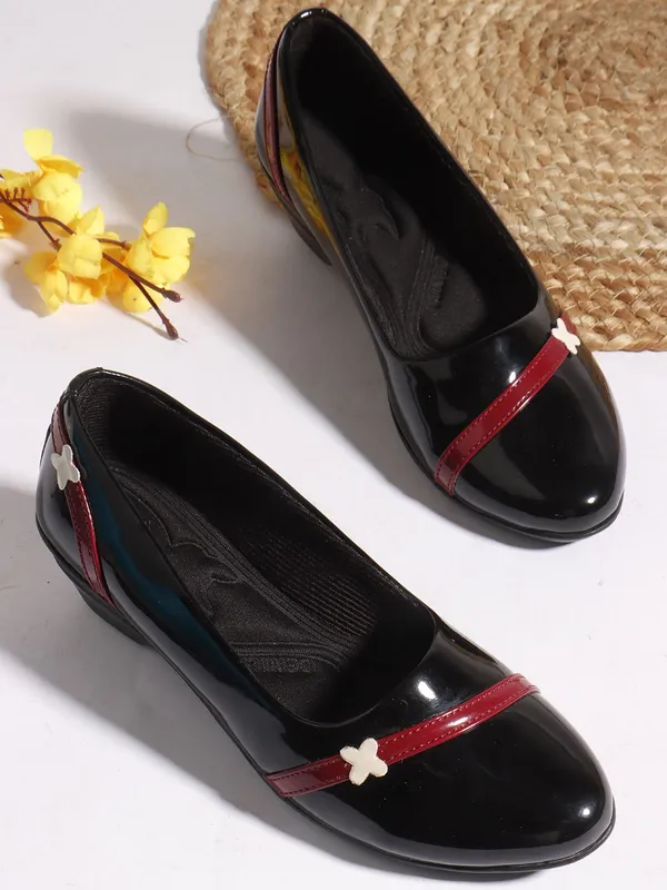 Black_Patent_Leather_Casual_Slip_On_Bellies_For_Women