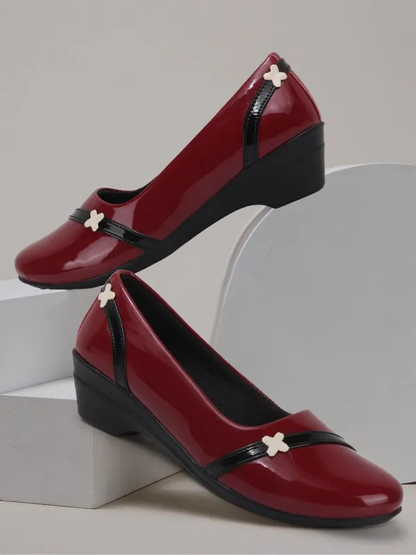 Maroon_Patent_Leather_Casual_Slip_On_Bellies_For_Women