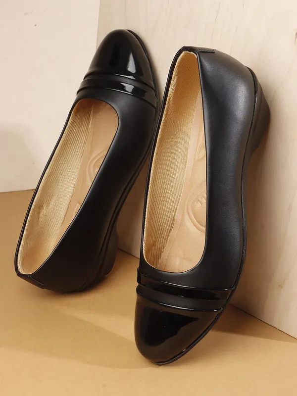 Black_Synthetic_Leather_Bellies_For_Women