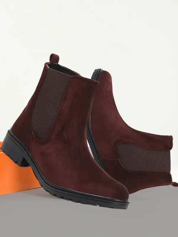 Brown_Suede_Boots_For_Women