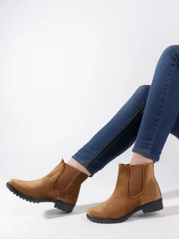 Tan_Suede_Boots_For_Women