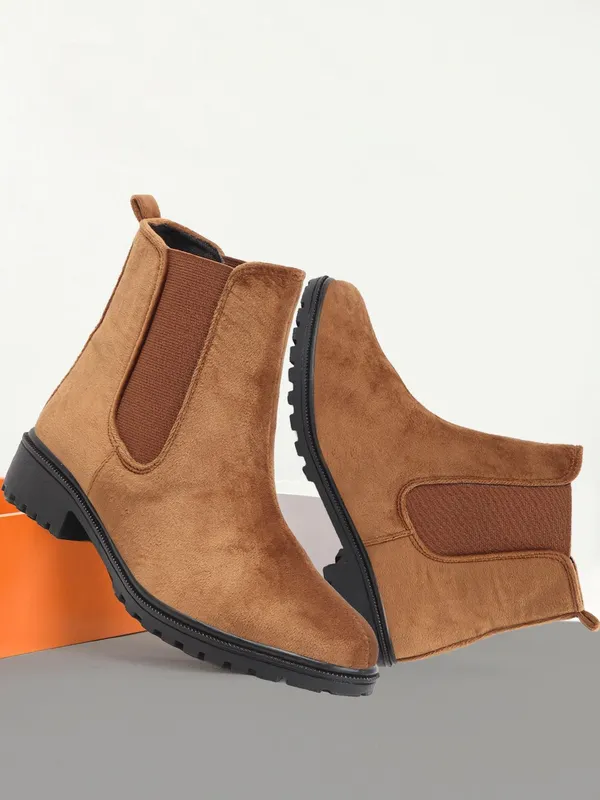Tan_Suede_Boots_For_Women