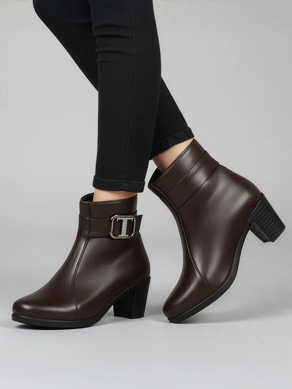 Brown_Synthetic_Leather_Boots_For_Women
