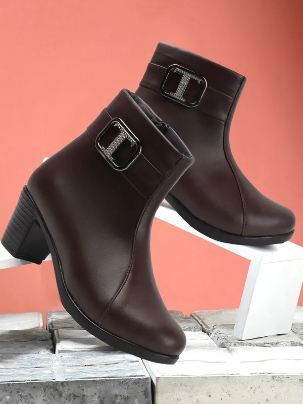 Brown_Synthetic_Leather_Boots_For_Women