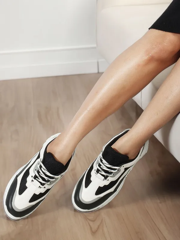Black_Synthetic_Leather_Sports_For_Women