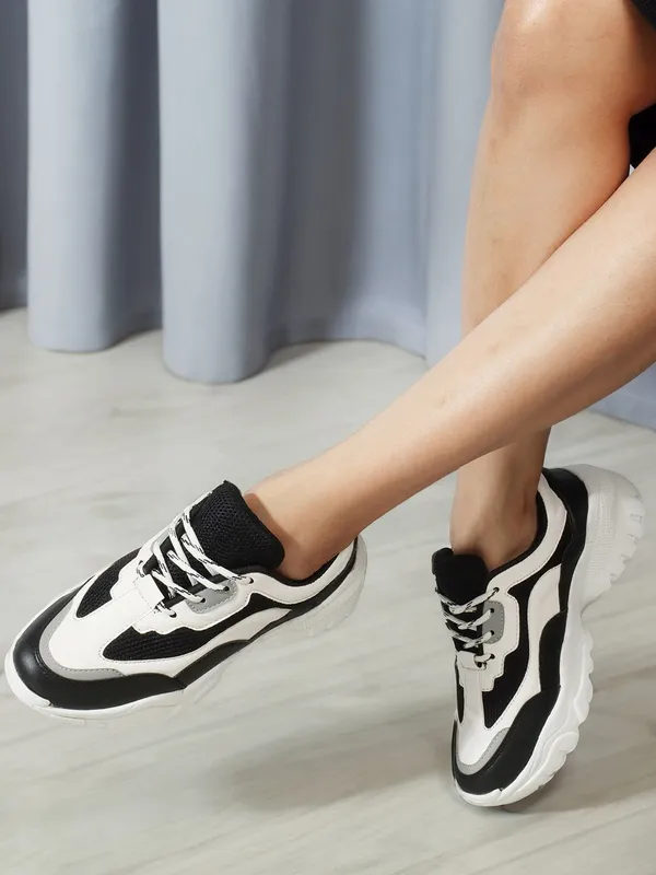 Black_Synthetic_Leather_Sports_For_Women
