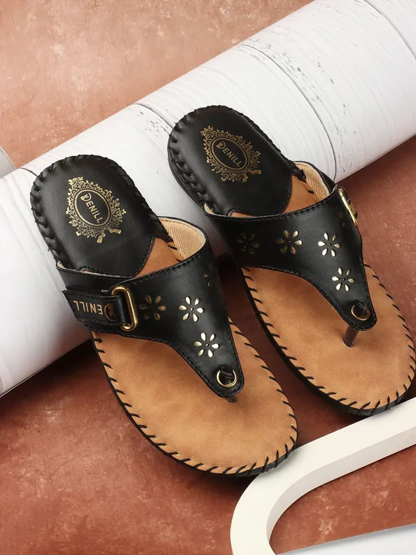 Black_Synthetic_Flats_For_Women