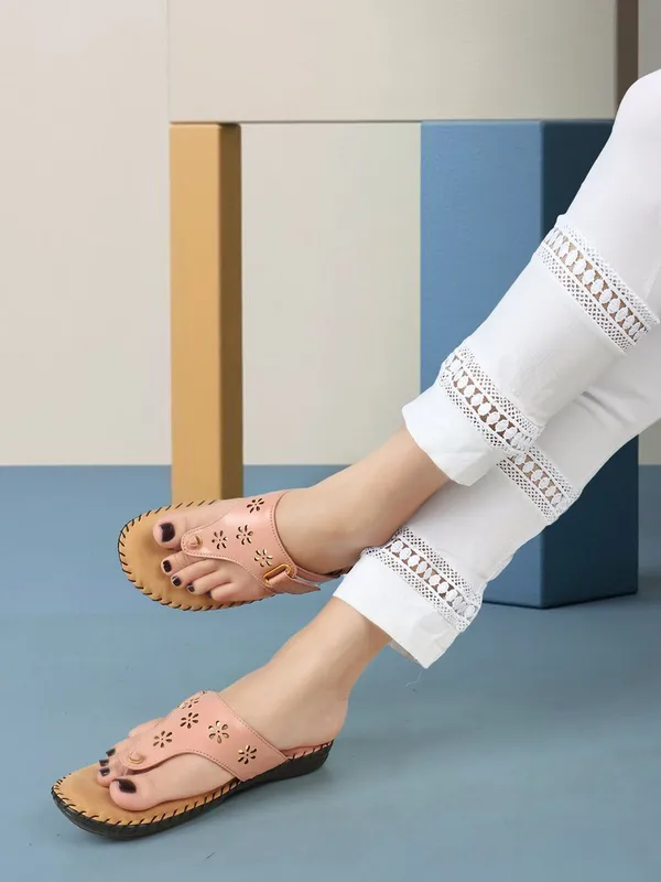 Pink_Synthetic_Flats_For_Women
