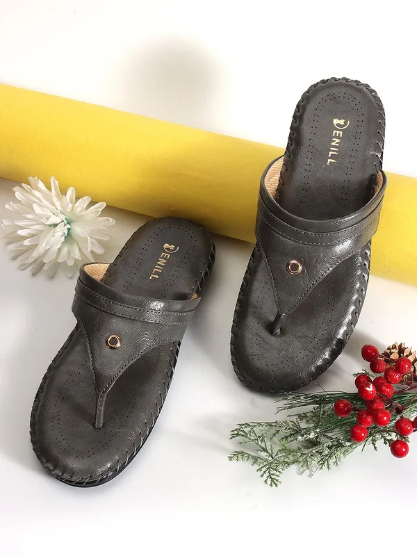 Grey_Synthetic_Leather_Flats_For_Women