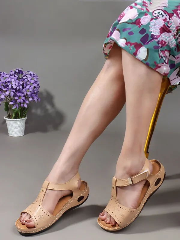 Beige_Synthetic_Leather_Flats_For_Women