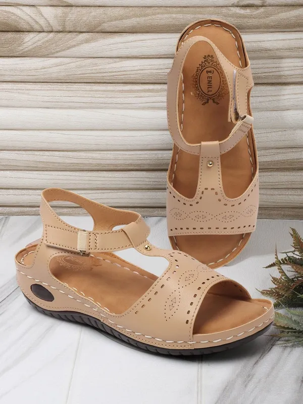 Beige_Synthetic_Leather_Flats_For_Women