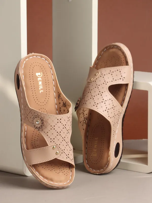 Beige_Synthetic_Leather_Flats_For_Women