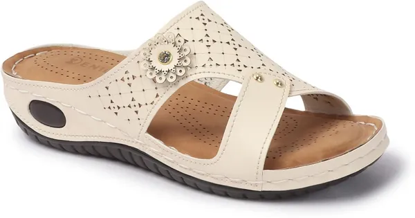 Beige_Synthetic_Leather_Flats_For_Women