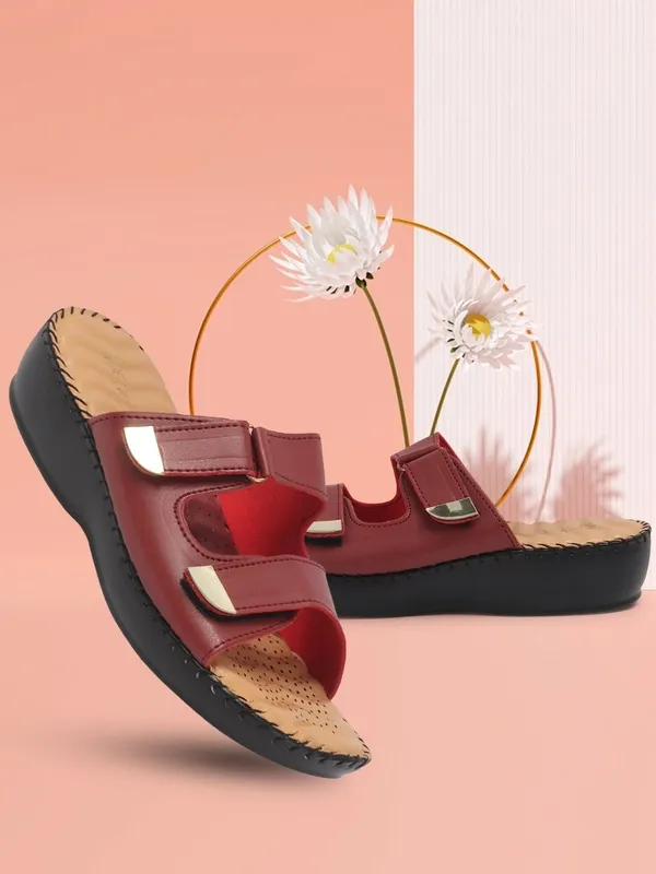 Maroon_Synthetic_Leather_Flats_For_Women