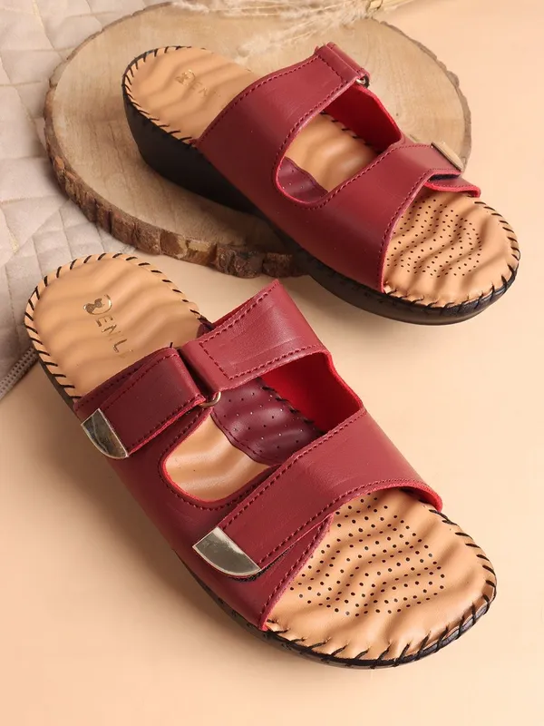 Maroon_Synthetic_Leather_Flats_For_Women