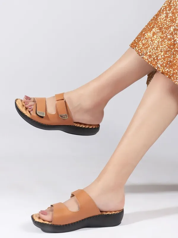 Tan_Synthetic_Leather_Flats_For_Women