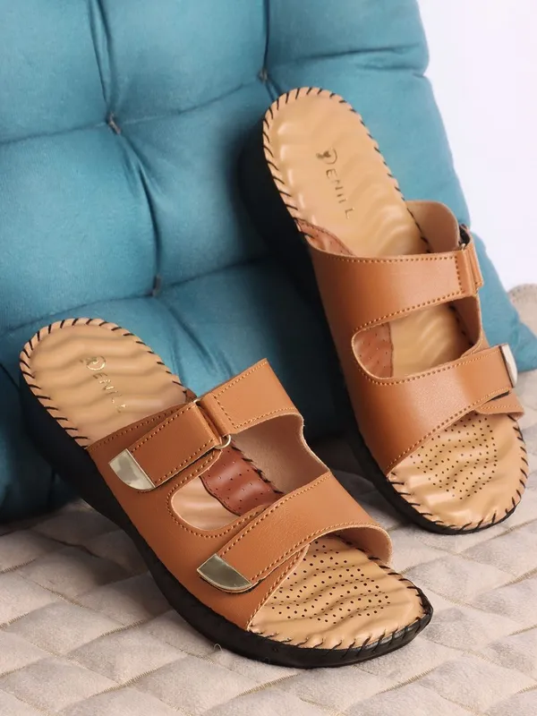 Tan_Synthetic_Leather_Flats_For_Women