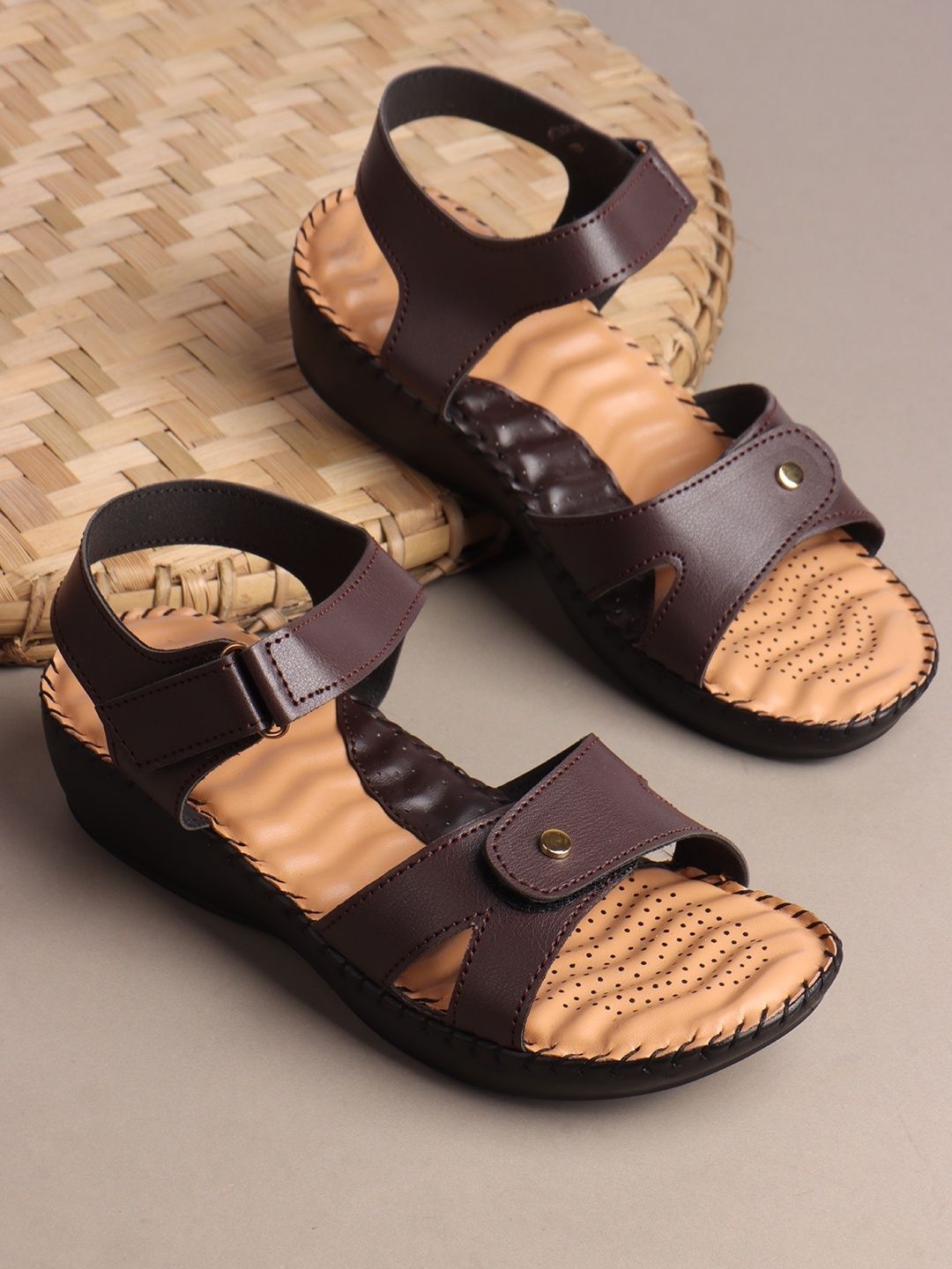 Brown_Synthetic_Leather_Flats_For_Women