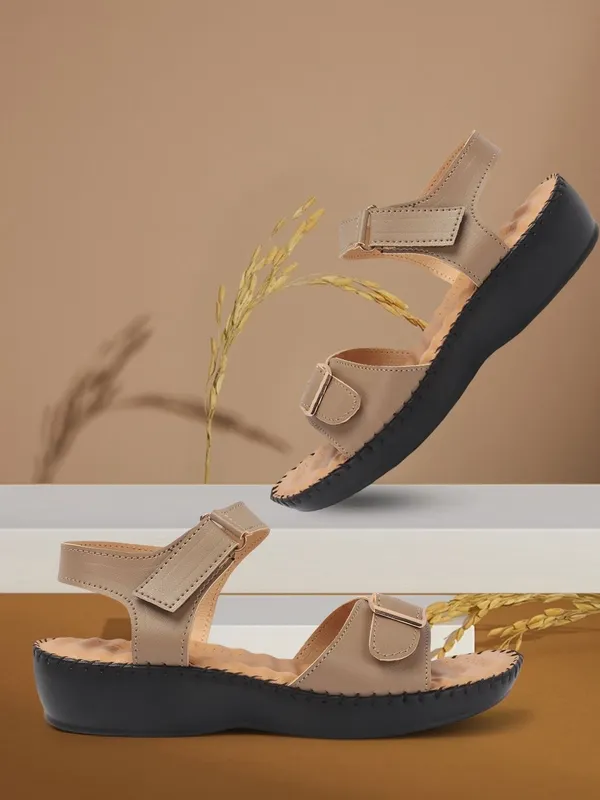 Beige_Synthetic_Leather_Flats_For_Women