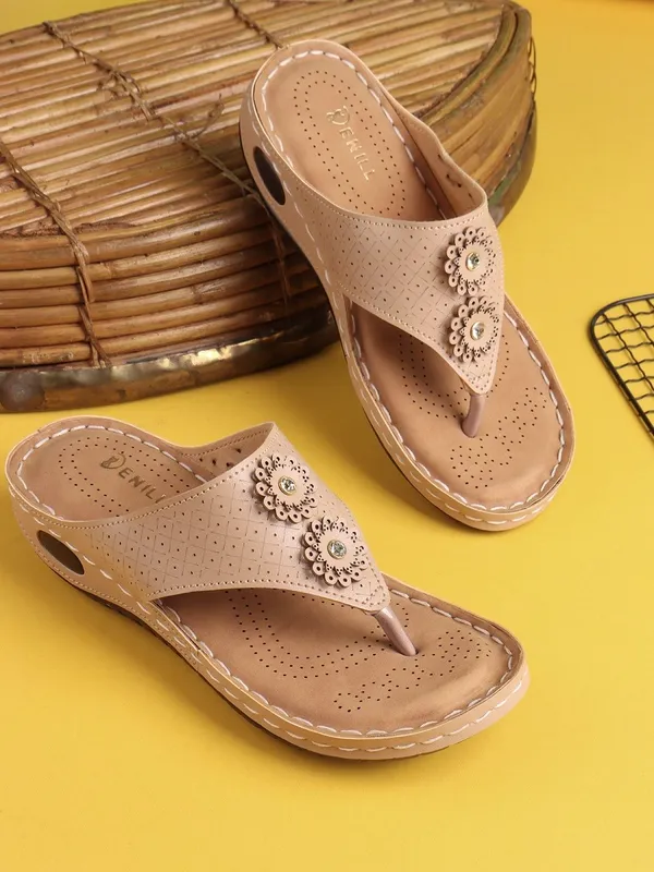 Beige_Synthetic_Leather_Flats_For_Women